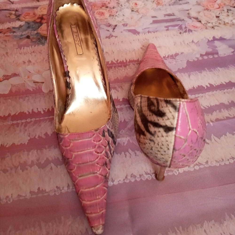 Shoes - Picture 4 of 4